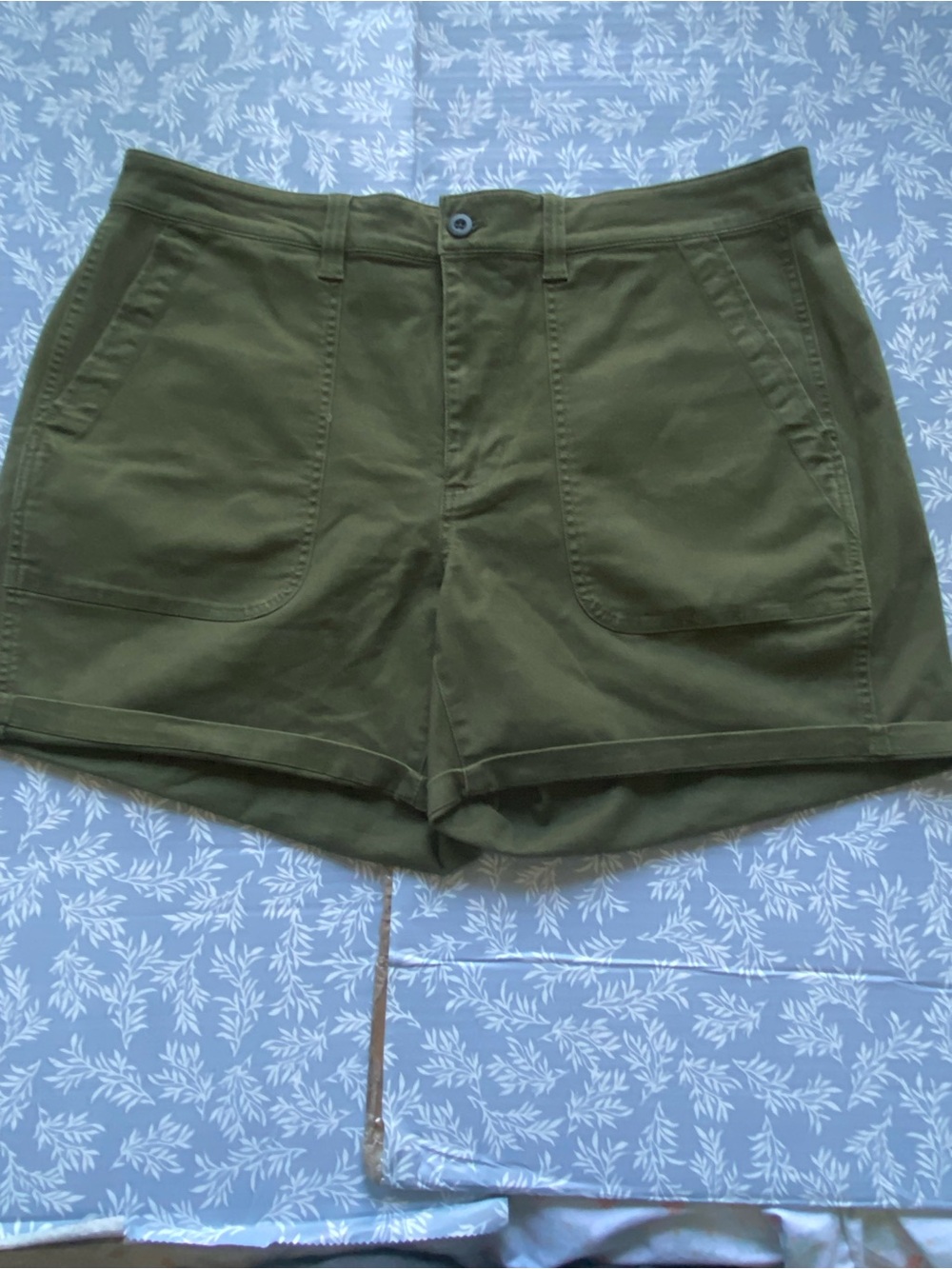 Madewell Olive Utility Patch-Pocket Shorts